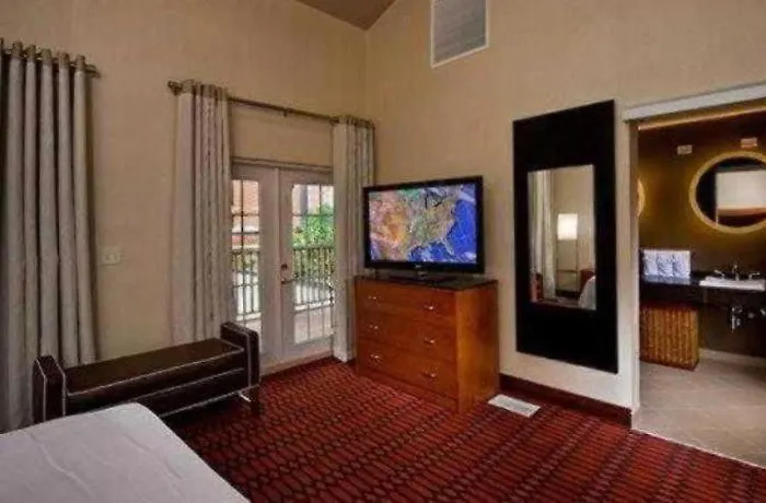 Inn & Suites Baltimore Downtown/Inner Harbor